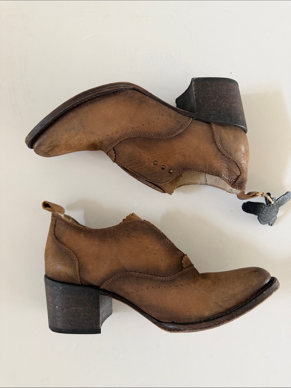 NEW Freebird Sadie Ankle Bootie Size 9 Cognac Leather Stacked Heel Western